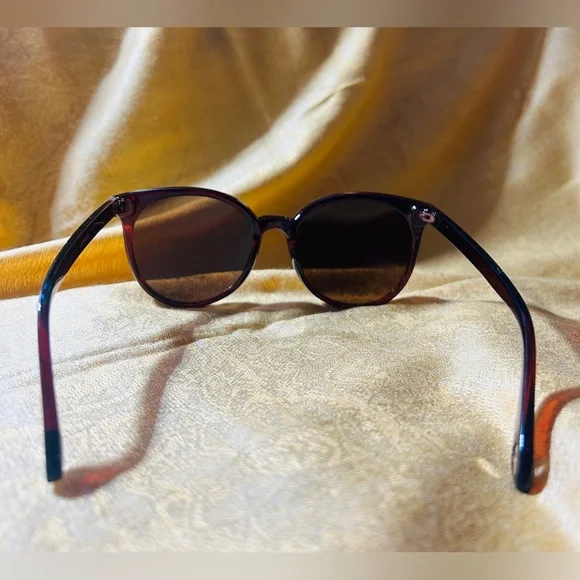 Chic Sunglasses - Picture 3 of 6